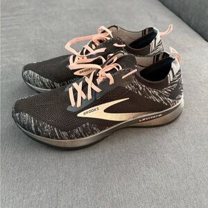Brooks Women's Black and Pink Athletic Shoes. Size 10